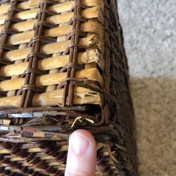 Vintage Women’s Brown Picnic Wicker Basket with Red and White Gingham Plaid Lini - Picture 8 of 15